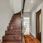 4 Bedroom House In Chiswick- Elegance & Serenity