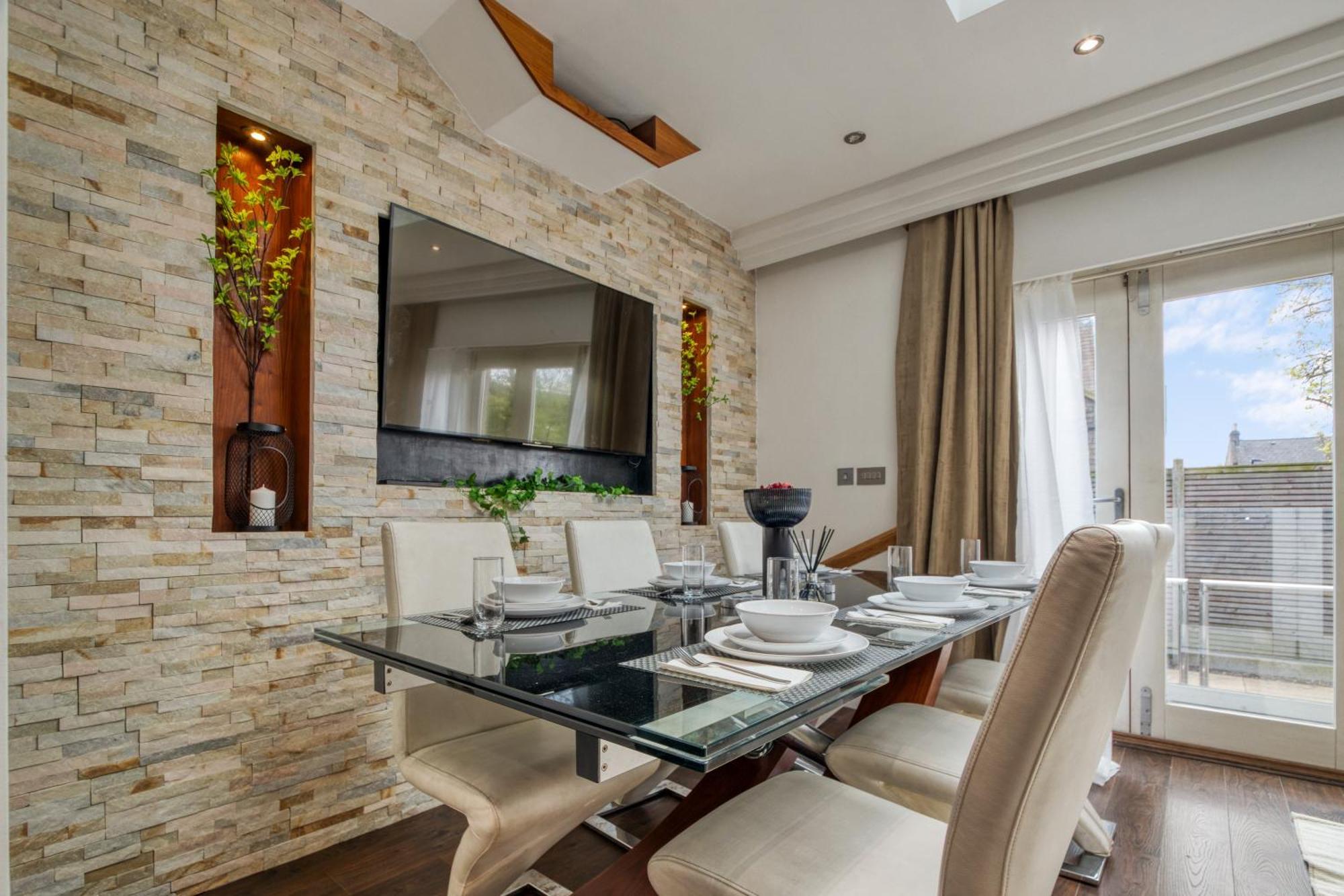 Apartment 4 Bedroom House In Chiswick- Elegance & Serenity