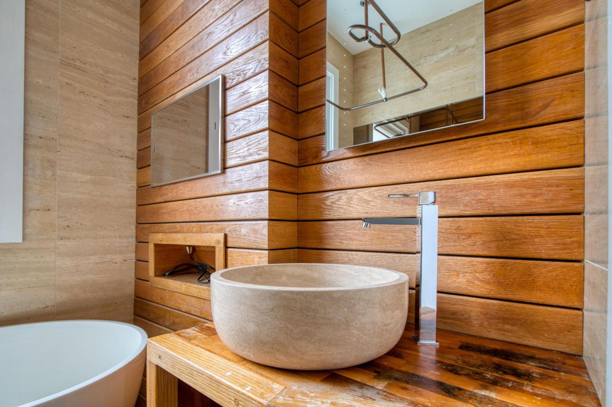 4 Bedroom House In Chiswick- Elegance & Serenity *